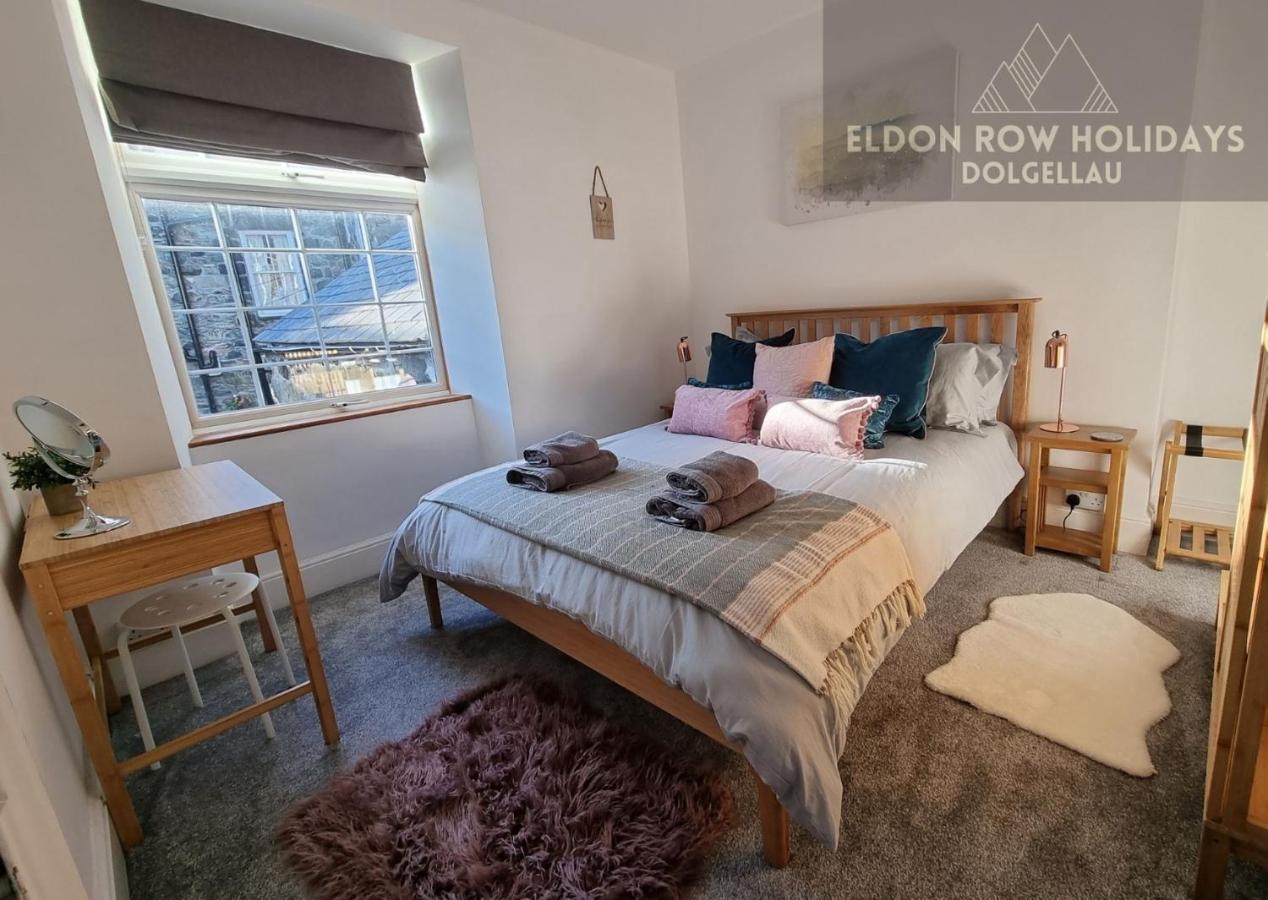 Eldon Row - Stylish Character Apartments - Central Location 1 & 2 Bed Available دولغيلوو المظهر الخارجي الصورة